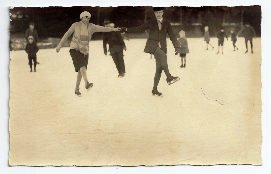 Halifax-um_1930-Eislauf.jpg